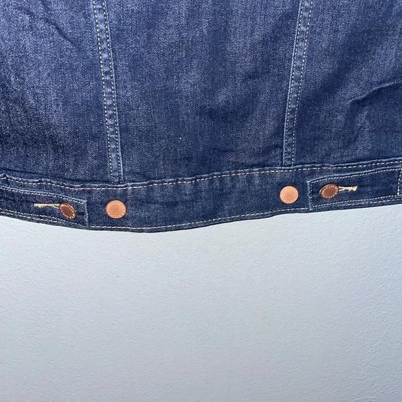 NWT Women’s Small Signature By Levi Strauss & Co. Jean Jacket - Picture 9 of 9